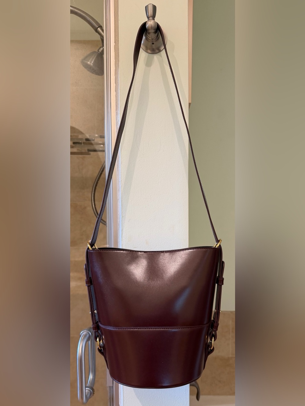 Sézane Smooth Bordeaux Leather Shoulder Bag with Gold Hardware